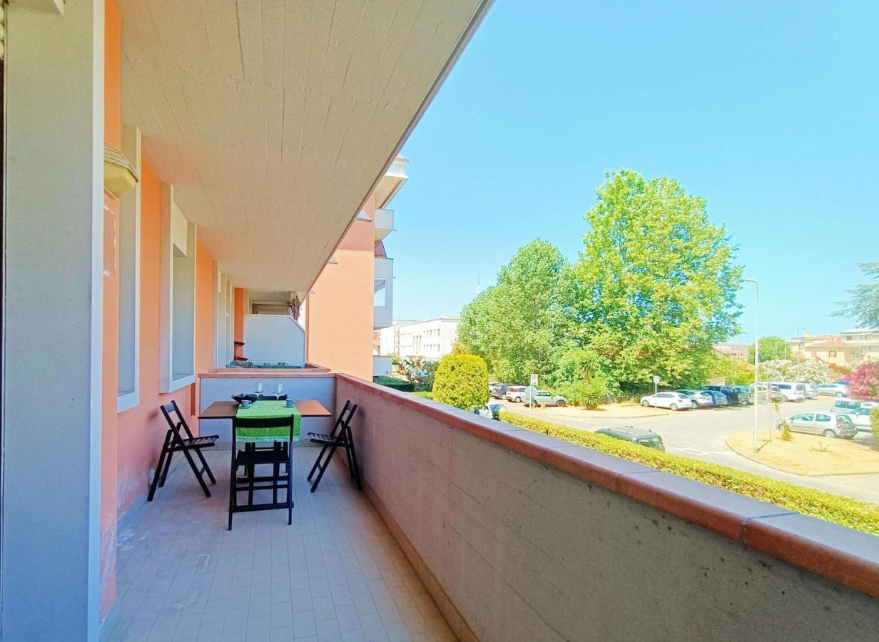Large Panoramic Terrace 2-bedroom In Sleeps 4 Appartement Viareggio